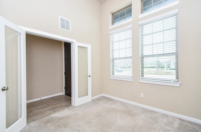 Building Photo - 14907 Fisher Reservoir Dr