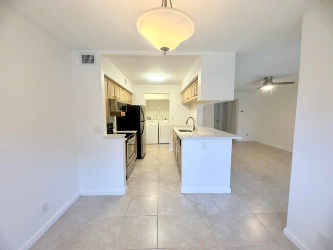 Foto del edificio - 9955 Westview Dr