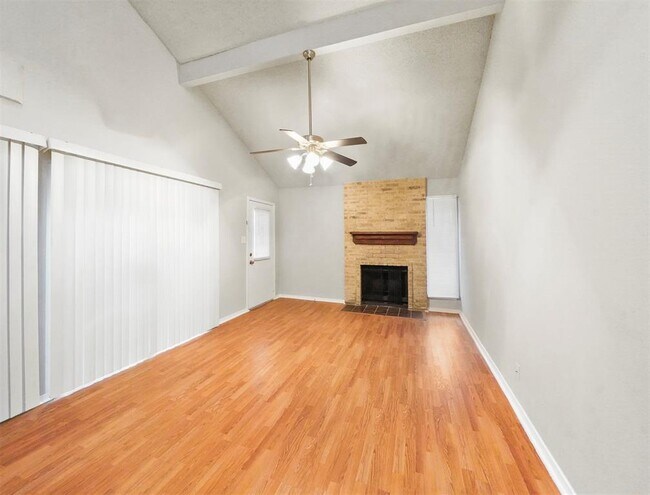 Foto del edificio - 12545 Wellington Park Dr