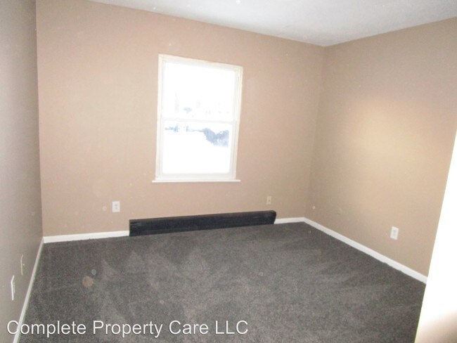Building Photo - 102 S Bradner Ave