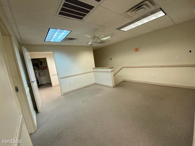 Building Photo - 508 W Expy 83