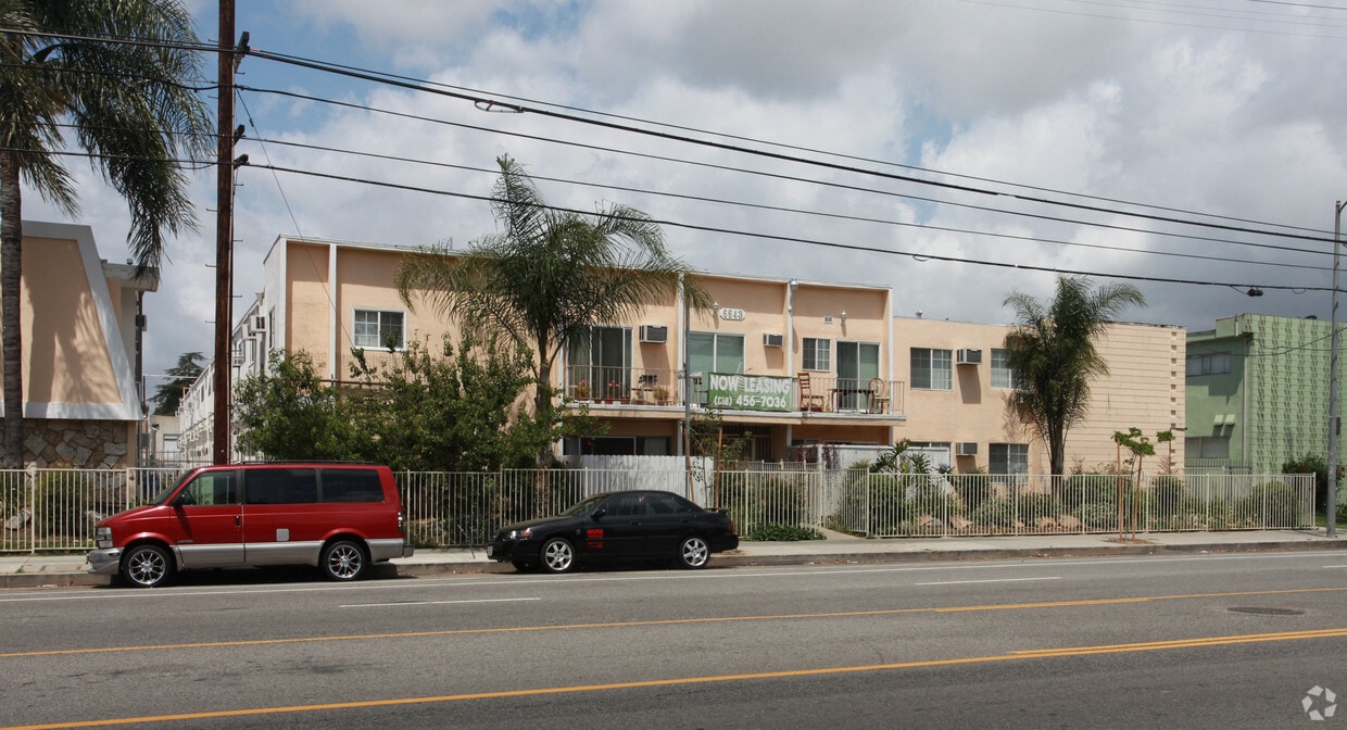 6643 Woodley Ave, Van Nuys, CA 91406 Apartments - Van Nuys, CA