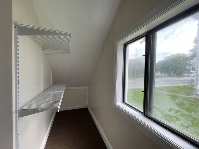 Building Photo - Triplex