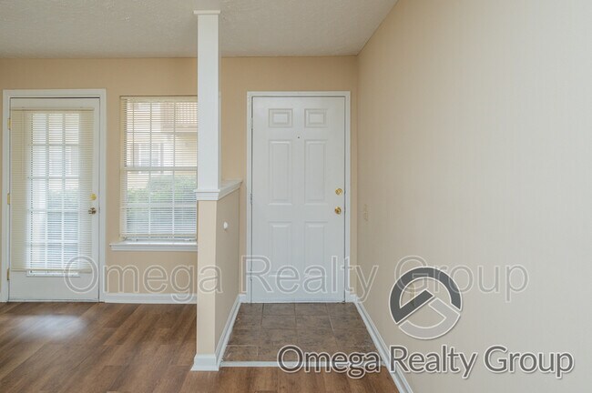 Building Photo - 156 Patton St W