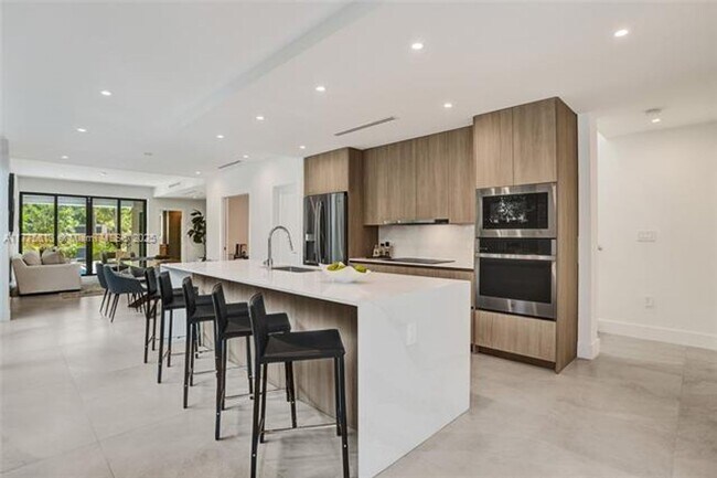 Foto del edificio - 3643 SW 1st Ave