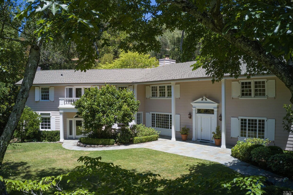Primary Photo - 200 Lagunitas Rd
