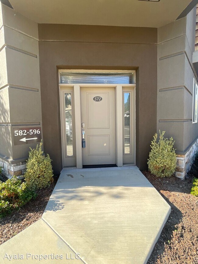 Foto del edificio - 2 br, 2 bath House - 572 Fair Oaks Avenue