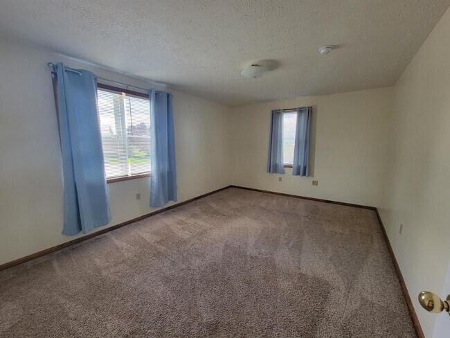 Building Photo - 4125 MacDougall Rd
