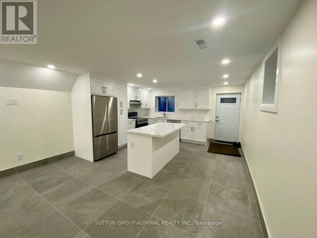 Building Photo - 347 Northcliffe Blvd