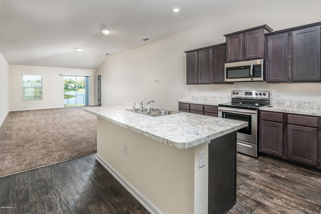 Building Photo - 8195 Meadow Walk Ln