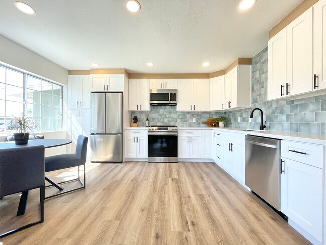 Foto del edificio - 3423 Meridian Ave