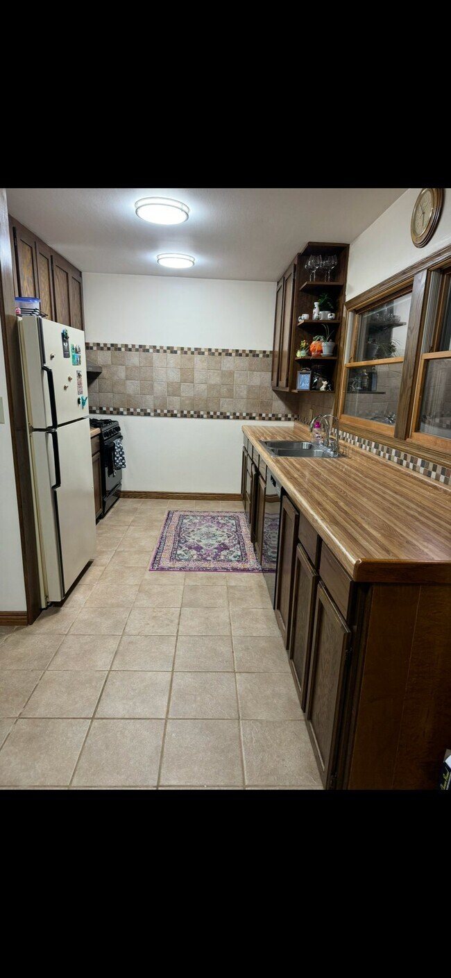 Foto del edificio - 524 Lakeview Dr