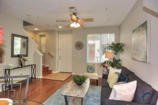 Foto del edificio - 221 Parc Place Dr