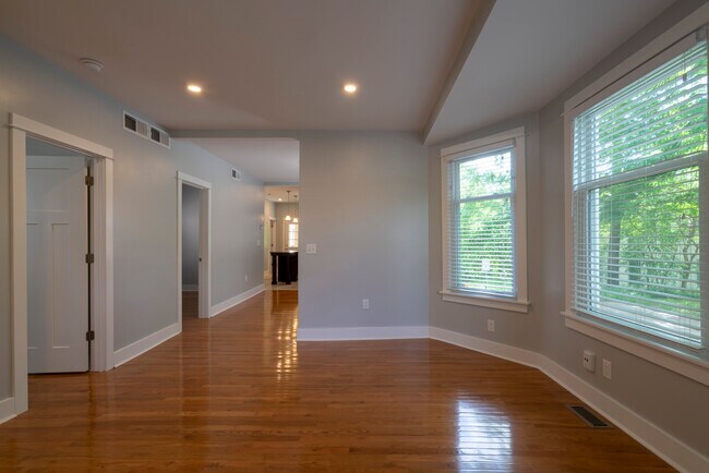 Foto del edificio - 1006 Sigsbee St SE