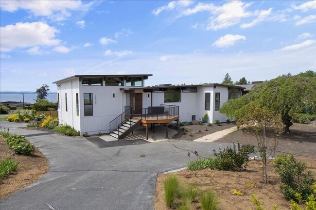 Foto del edificio - 4Bd/3.25Ba Shoreline House