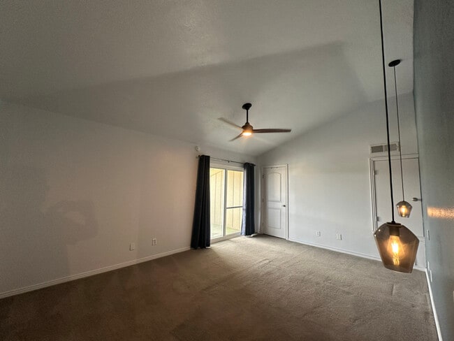 Building Photo - 2949 Shelby Ave