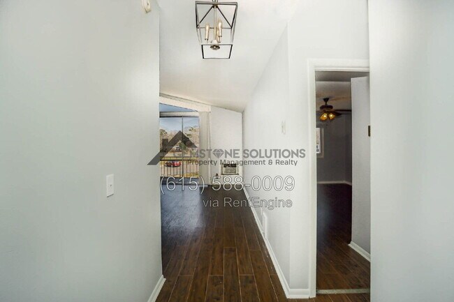 Foto del edificio - 613 Hillsboro Rd