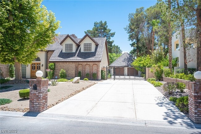 Building Photo - 2513 Wimbledon Dr