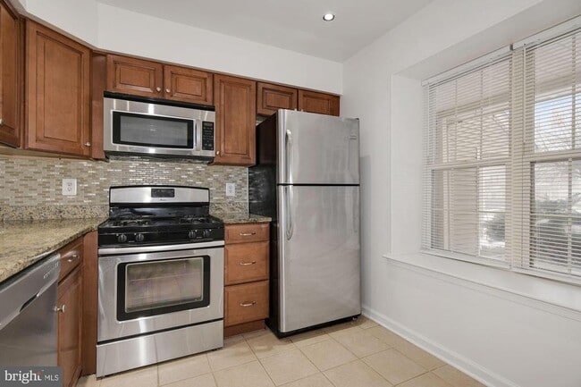 Foto del edificio - 305 Sequoia Dr