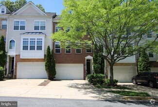 Building Photo - 622 Tailgate Terrace