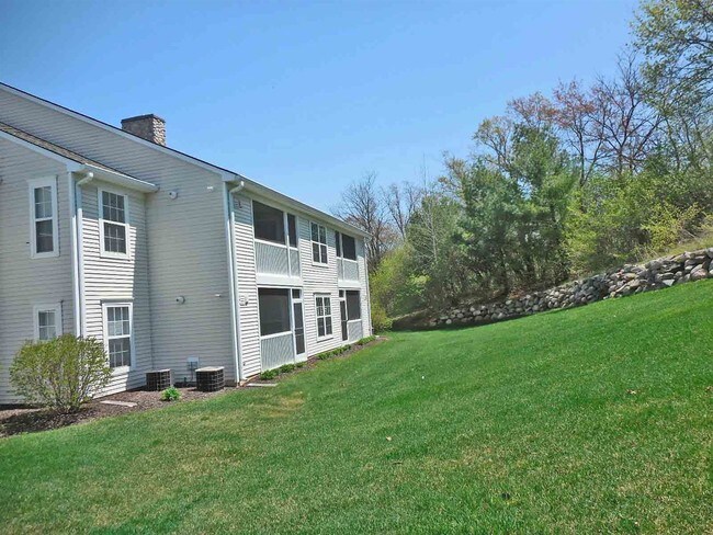 Building Photo - 2786 S Knightsbridge Cir