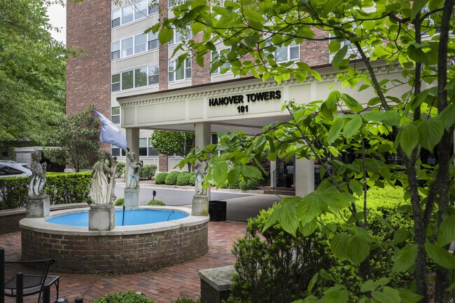 Foto del edificio - 101 S Hanover Ave