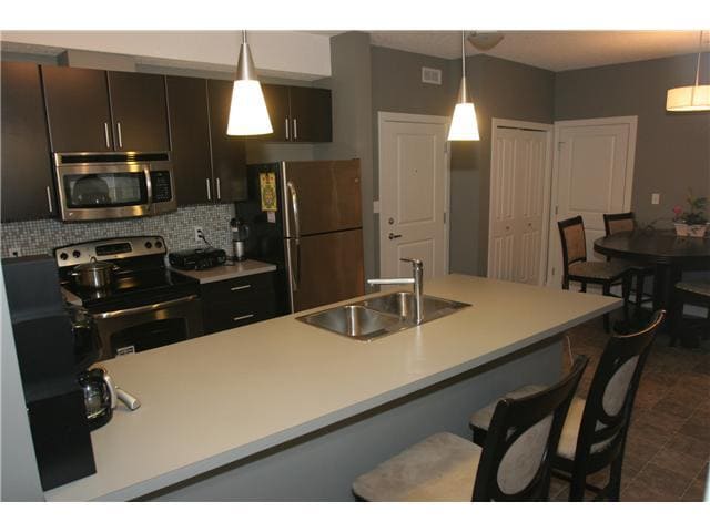 Building Photo - 23 Millrise Dr SW