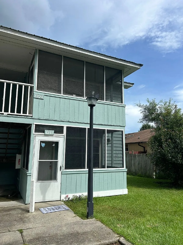 Primary Photo - 1211 Shalom Dr