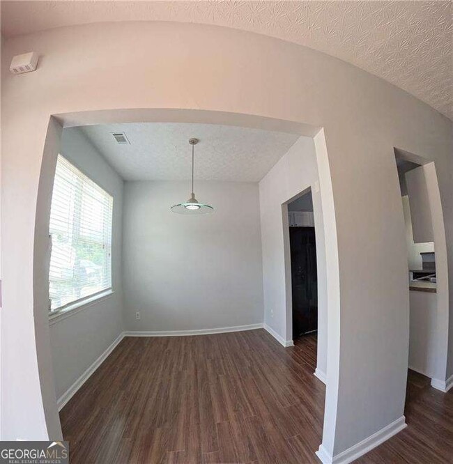 Foto del edificio - 6412 Ellenwood Dr