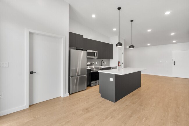 Building Photo - 952 Broadway