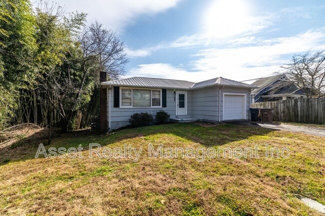 Photo - 1006 Freemason St House