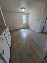 Building Photo - 608 9th St N