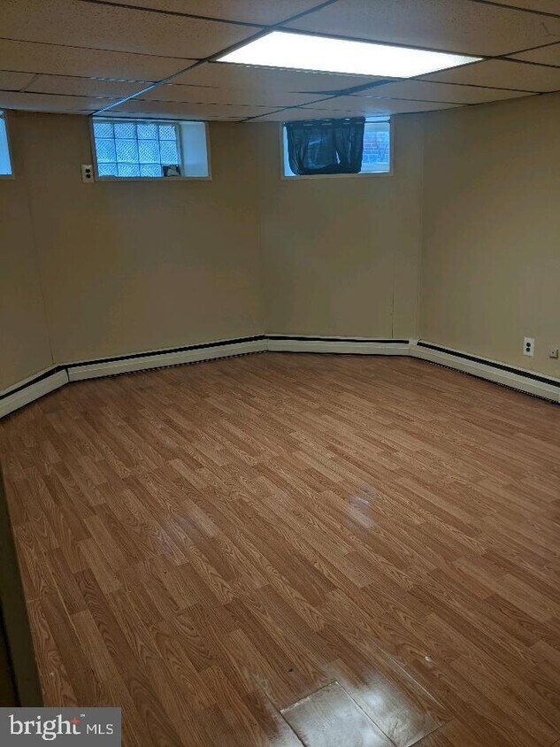 Foto principal - 6943 Torresdale Ave