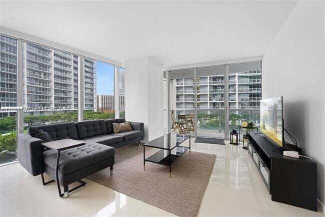 Foto del edificio - 495 Brickell Ave