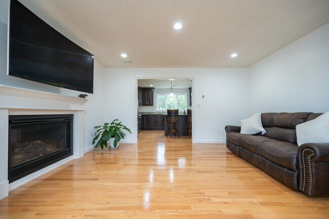 Foto del edificio - 7 Willow Brook Ln