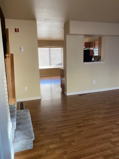 Foto del edificio - 1455 S Fairdale Ave