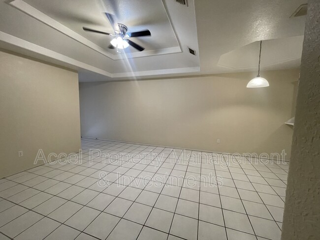 Building Photo - 2401 Kimberly