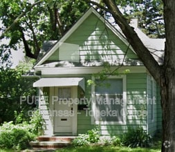 Building Photo - 1181 SW Macvicar Ave