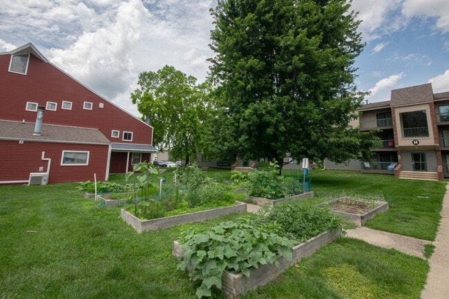 Building Photo - Stonegate Village by Royse + Brinkmeyer