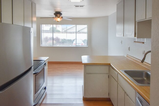 Building Photo - Welcome to Valley Crest Condos!