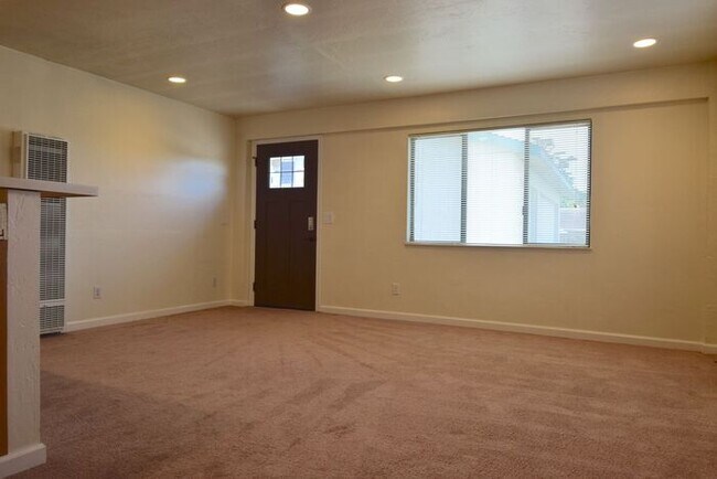 Foto del edificio - 1036 Highland St