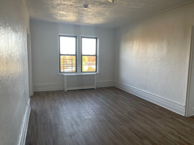 Foto del edificio - 211 Glenwood Ave