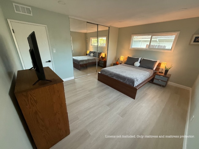 Photo - 1641 W Mells Ln House