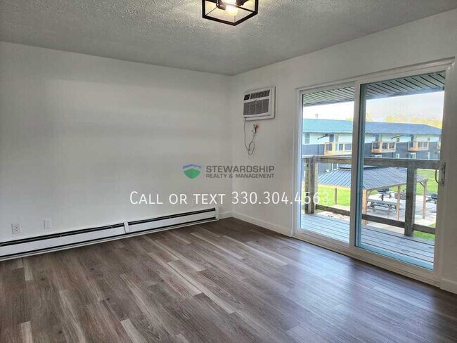 Foto del edificio - 5017 Massillon Rd
