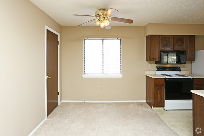 Dining Room - Britain Towne