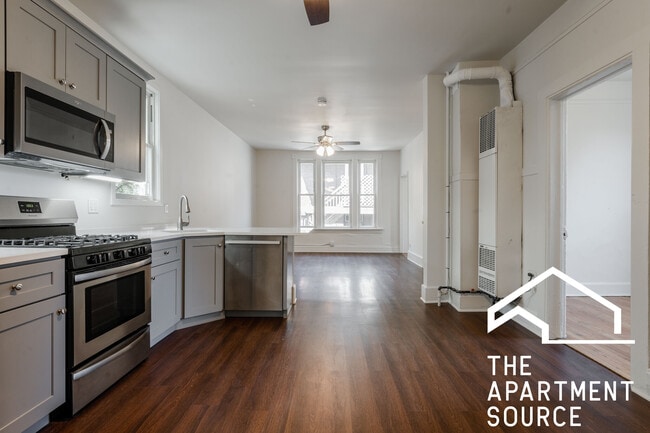 Building Photo - 3135 N Oakley Ave