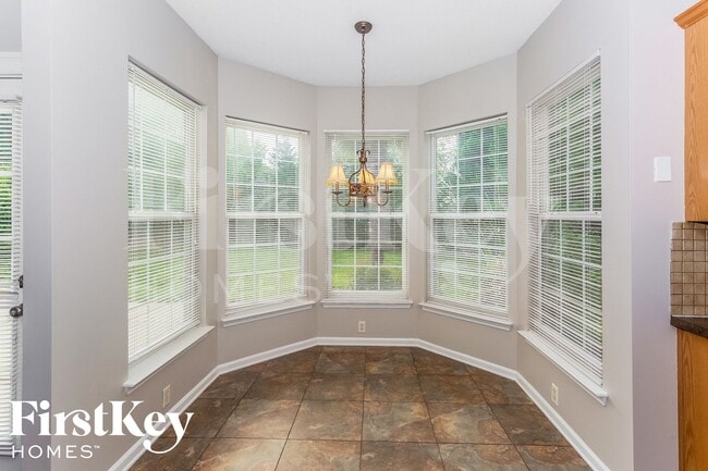 Foto del edificio - 5829 Falls Ridge Ln