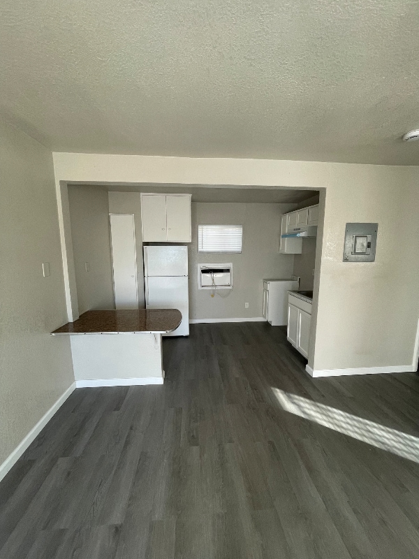 Building Photo - 535 El Centro Ave