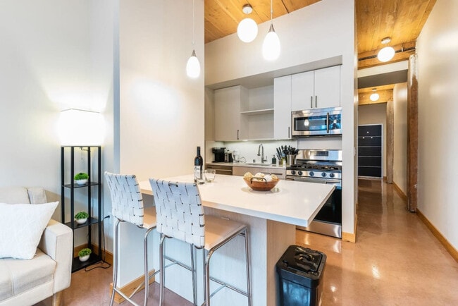 Building Photo - 2120 Commerce St