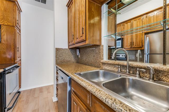 Foto del edificio - 3909 Rawlins St